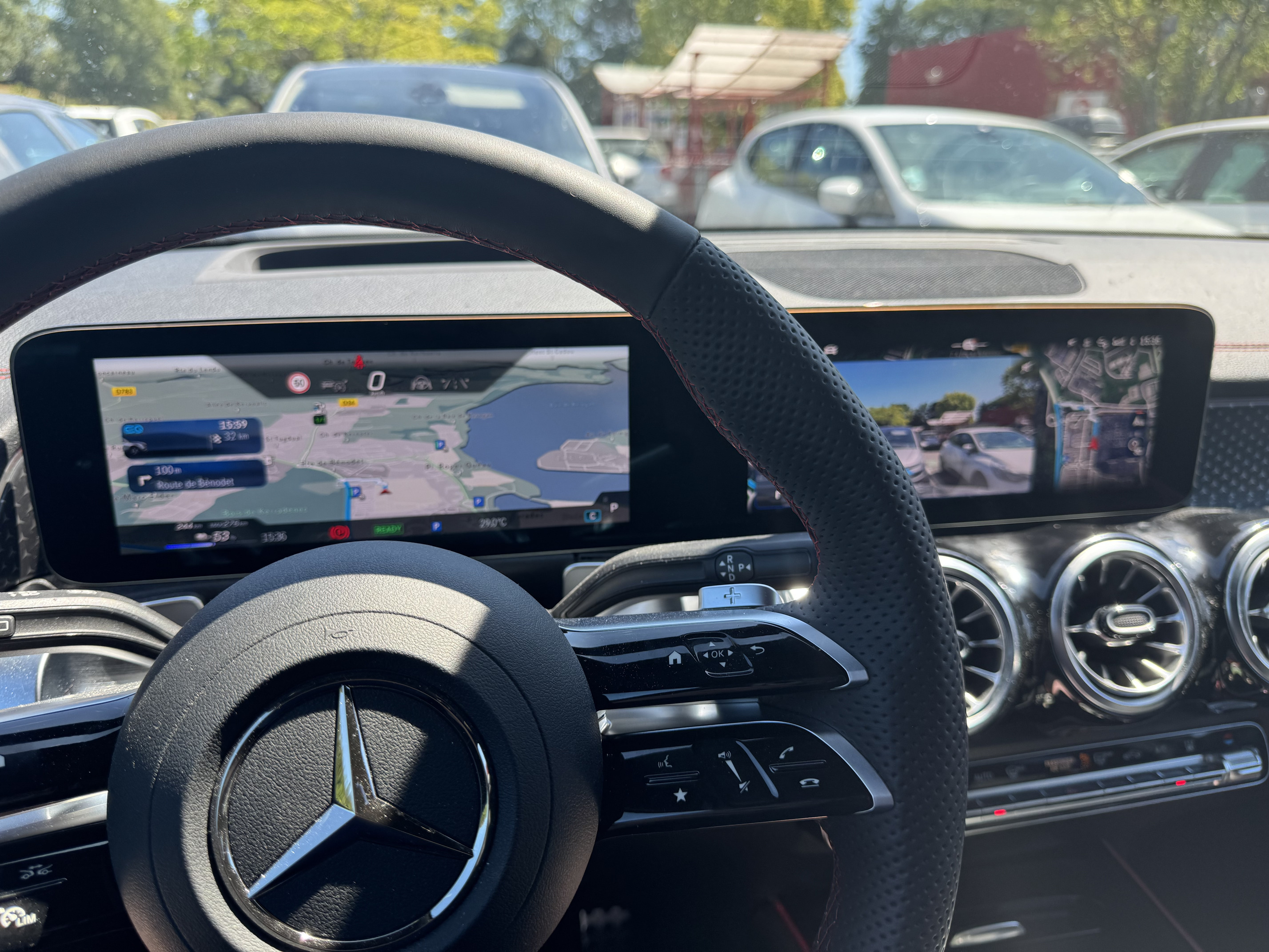 Mercedes EQB skærme